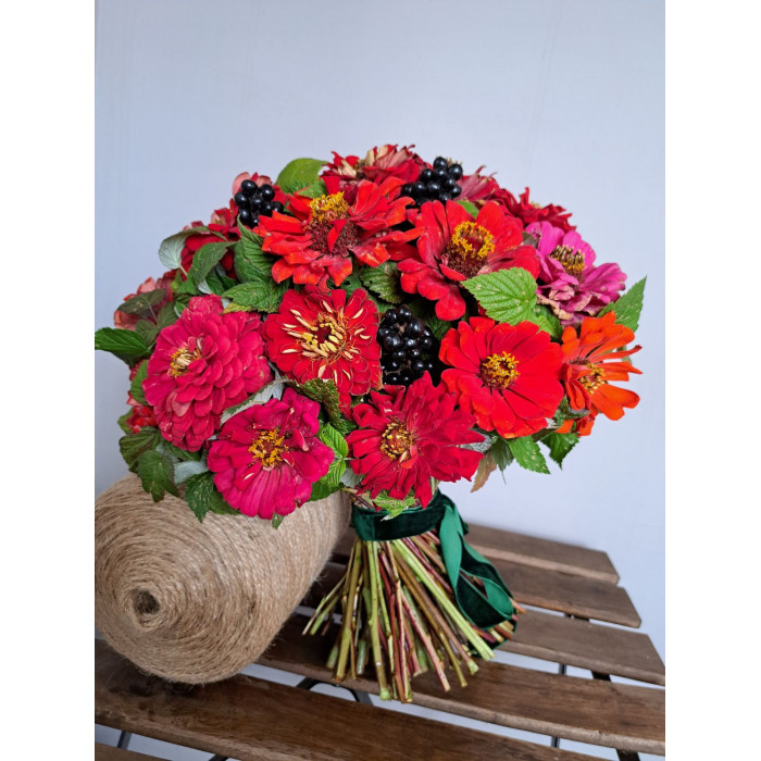 Циния в Есике