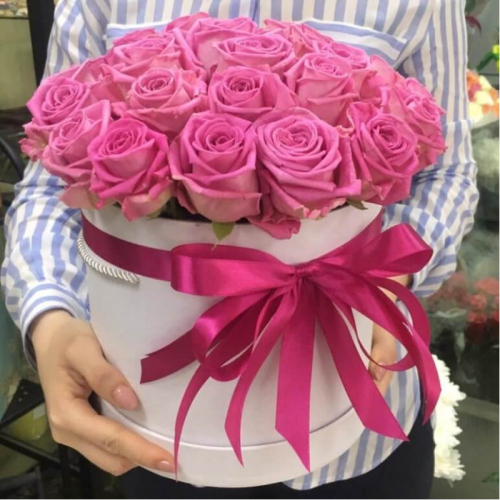 Купить на заказ 25 розовых роз в коробке с доставкой в Есике